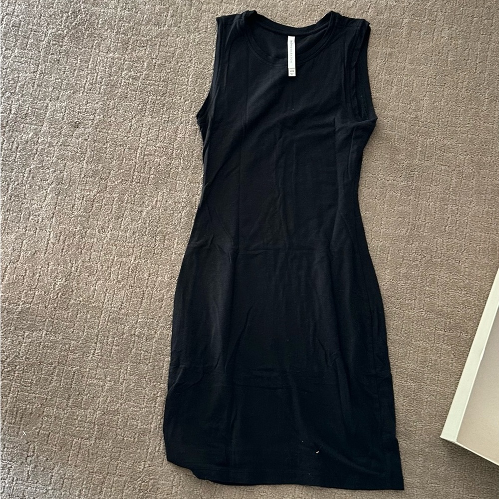 Aritzia babaton little black dress